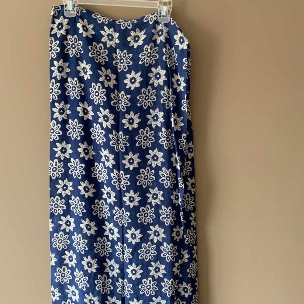 Ladies wraparound skirt